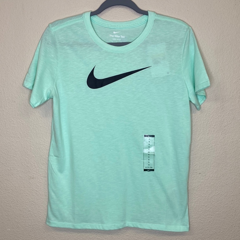 Nike Dri-Fit Training Tee Women's Small NWT